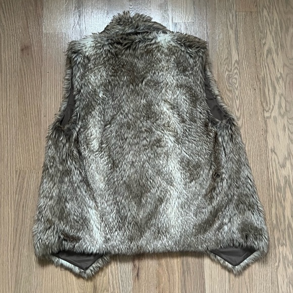 Jack by BB Dakota Faux Fur Vest - Picture 4 of 6
